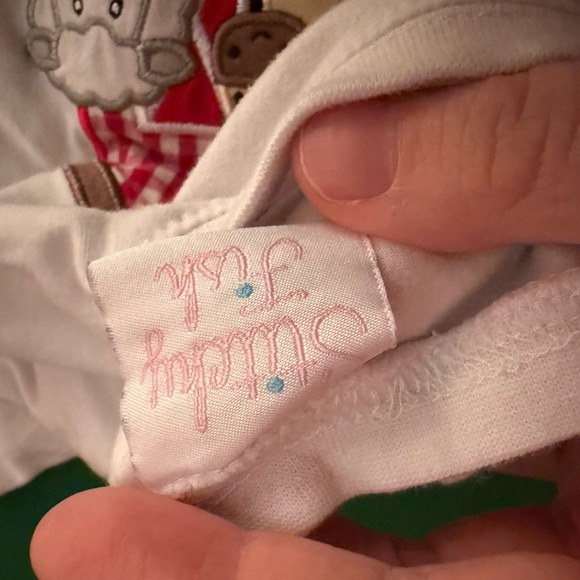 White Short Sleeve Tee with Farm Animal Appliqué - Picture 2 of 3